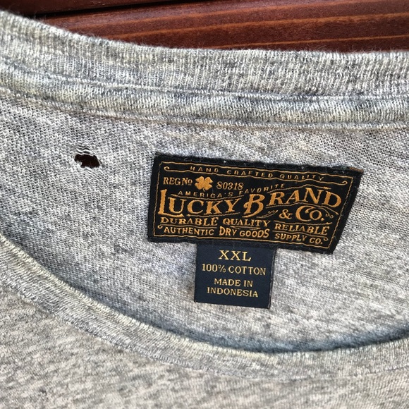 Distressed Triumph Tshirt super soft - Picture 5 of 6